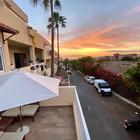 Loft Costa Adeje,playa Torviscas,garage,wifi,free Апартаменты *